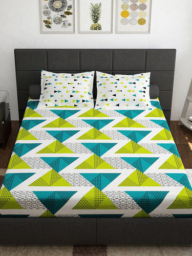 https://cdn.shopify.com/s/files/1/1857/6931/products/d6fc7fac-33cf-4daa-9d54-d4fd8e2907951685085555837-Storyhome-Ventura-Green-Geometric-152-TC-Cotton-Queen-Bedshe-2.jpg?v=1703164083